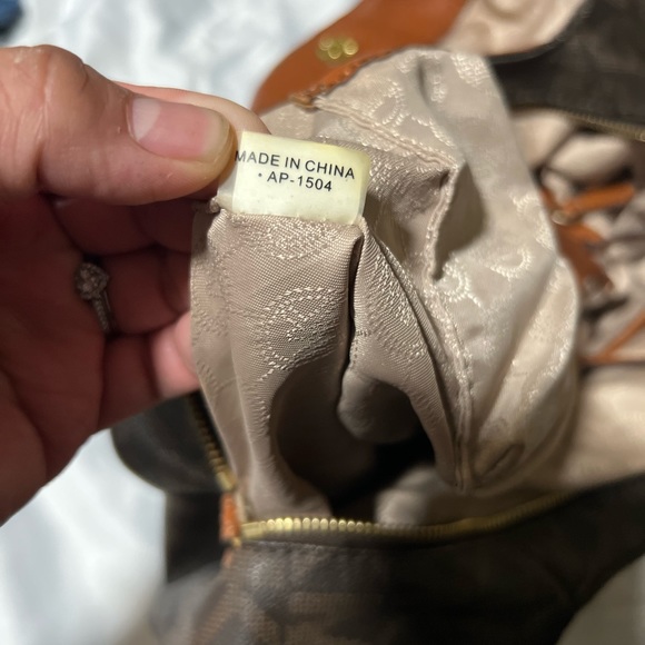 Michael Kors Large Brown Leather - Picture 4 of 5